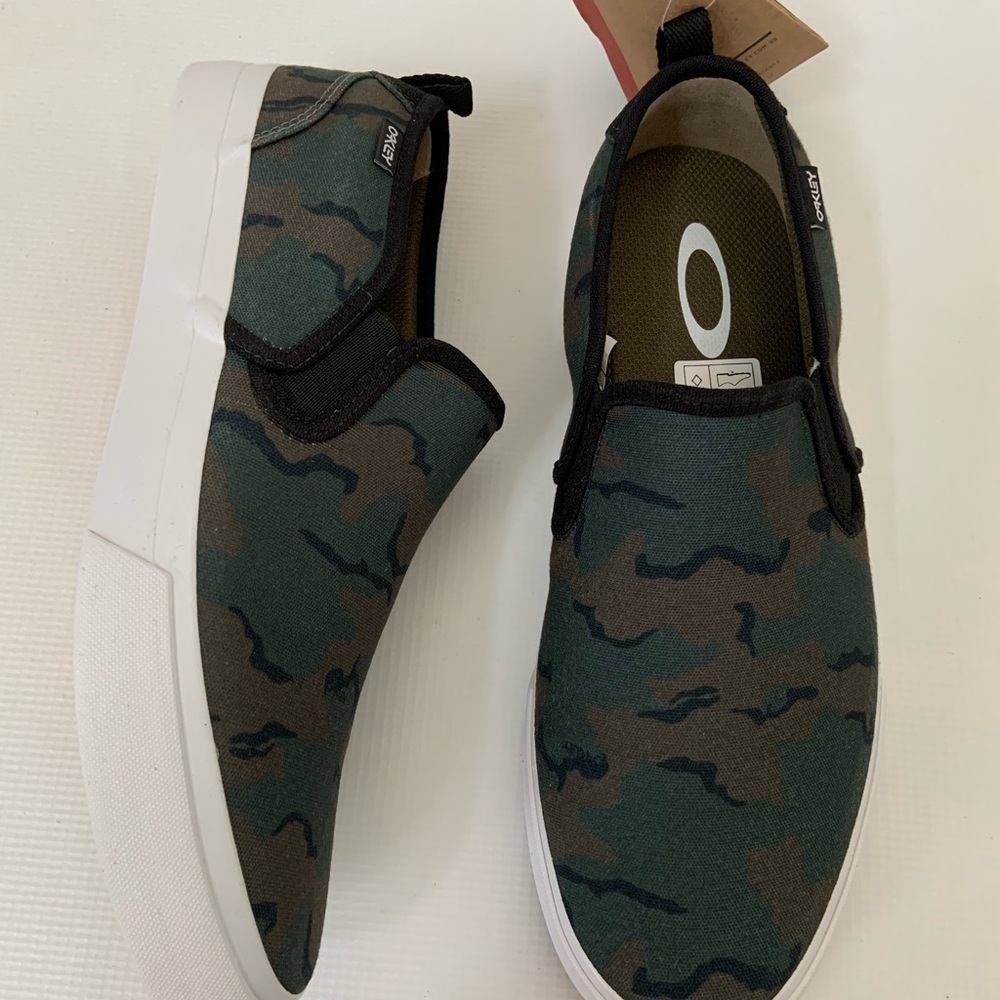 OAKLEY B1B camp Slip On shoes Sneakers Men’s size 10 NEW